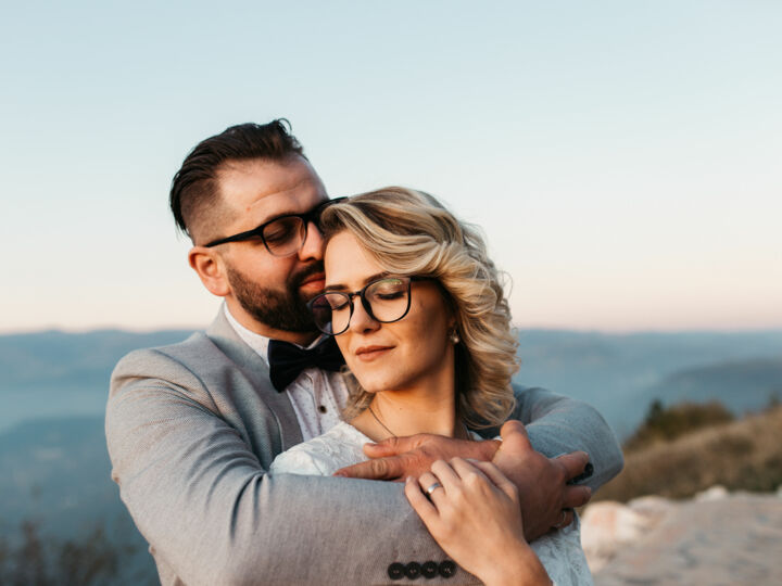 Pourquoi les personnes les plus éduquées se marient moins… mais divorcent moins aussi