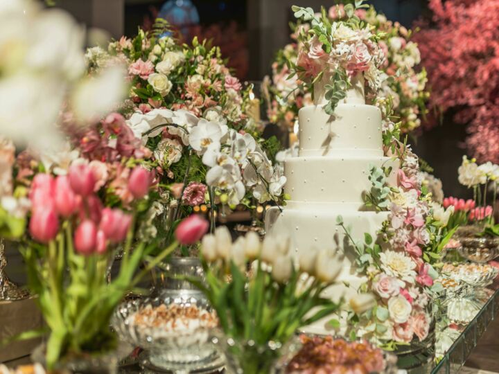 Pourquoi les pivoines sont devenues la fleur star des mariages bohèmes ?