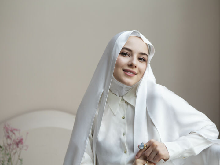 Hijab et shayla nuptiaux : quand tradition et modernité s’invitent au mariage