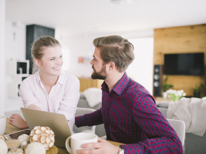 Vie maritale et finances : comment aborder la question du compte commun sans se disputer ?