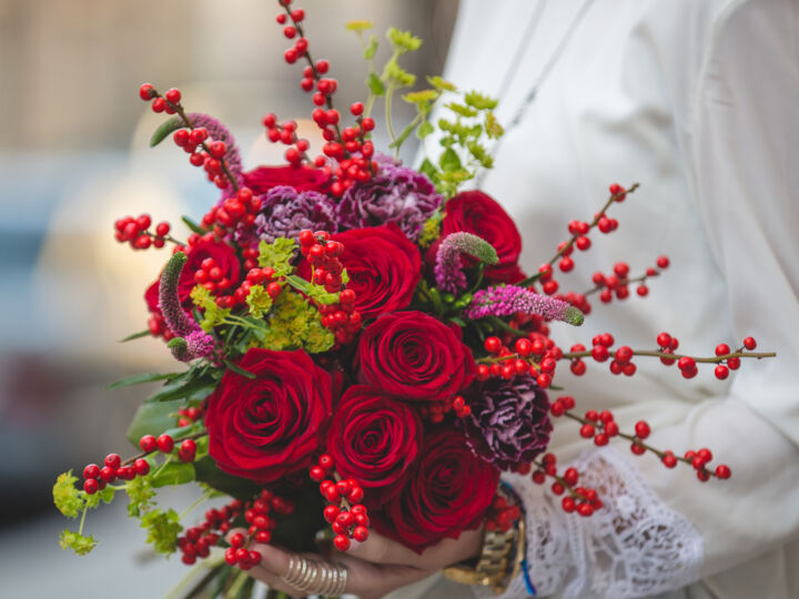 7 fleurs que les fleuristes n’utiliseraient pas lors de leur propre mariage