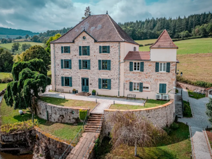 7 établissements en Bourgogne pour célébrer vos plus beaux moments en famille à deux pas des vignobles de prestige