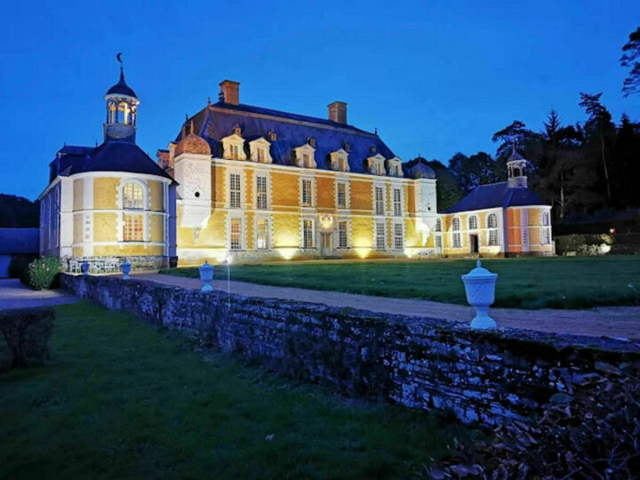 De Rennes à Mandelieu : 5 lieux d’exception qui racontent la France des événements