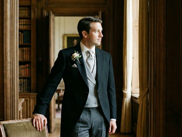 Le costume de marié queue-de-pie : l’élégance d’une tenue de marié qui traverse les âges du mariage