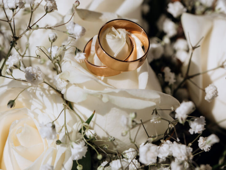 Conseils pour choisir une alliance quand on ne porte jamais de bijoux