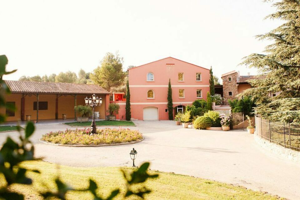 ABC Salles - Domaine Bellavista - Restauré en 1992, son cadre rural et champêtre est parfait pour vos événements d'entreprise et privés.