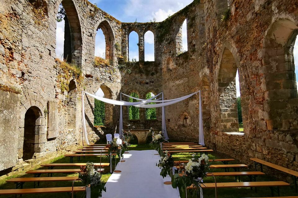 ABC Salles - Le château du Vivier est le lieu idéal pour un événement à l'ambiance médiévale qui saura marquer les esprits.