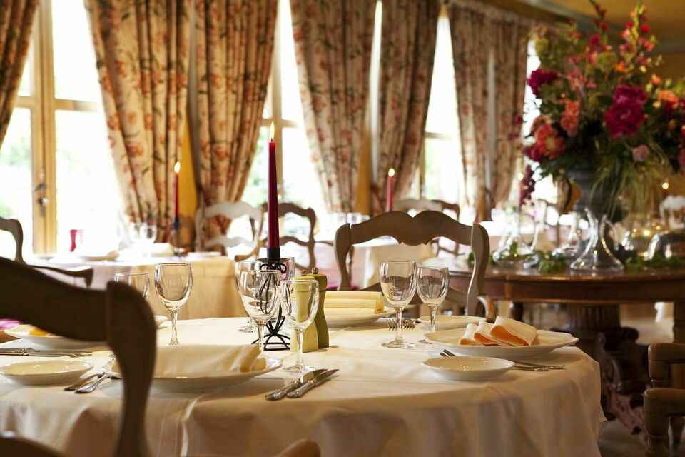 ABC Salles - Le Manoir de Gressy et son charme à l'anglaise vous ouvre ses portes, pour un Tea Time d'exception aux côtés de vos invités.