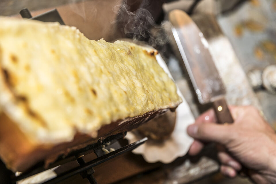 Adobe Stock - photo d'illustration - Le fromage, un incontournable des repas de fêtes qui se déguste aussi bien lors de mariages, d'anniversaires, que de soirées entre amis.