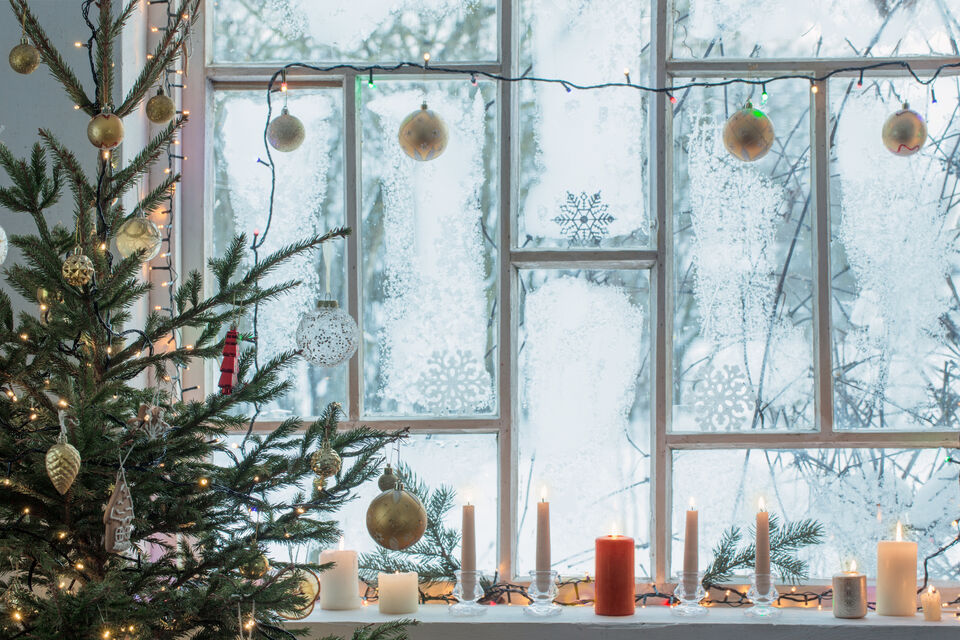 Décorer les vitres pour Noël : 5 astuces pour les rendre féériques - ABC  Salles