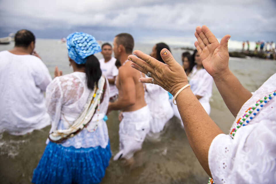 Adobe Stock - Photo d'illustration - Célébrer la Iemanja au Brésil est une tradition qui revient chaque 31 décembre. Rendre hommage à la divinité du monde aquatique.