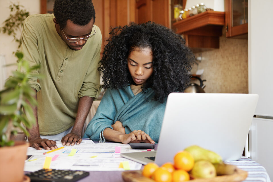 Adobe Stock - Photo d'illustration - Cette année 2022, alors que le nombre de mariage est en constante augmentation, les Français comptent dépenser environ 11 000 euros pour leurs noces.