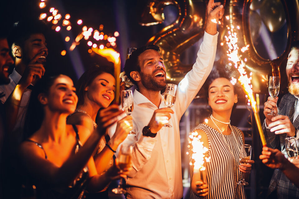 Adobe Stock - Photo d'illustration - Célébrer son anniversaire n'est pas toujours quelque chose de joyeux : ce jour particulier peut faire naître un sentiment de tristesse chez certains, appelé birthday blues. Un ressenti émotionnel qu'il convient d'accueillir et pour lequel il ne faut pas hésiter à s'entourer.<br>