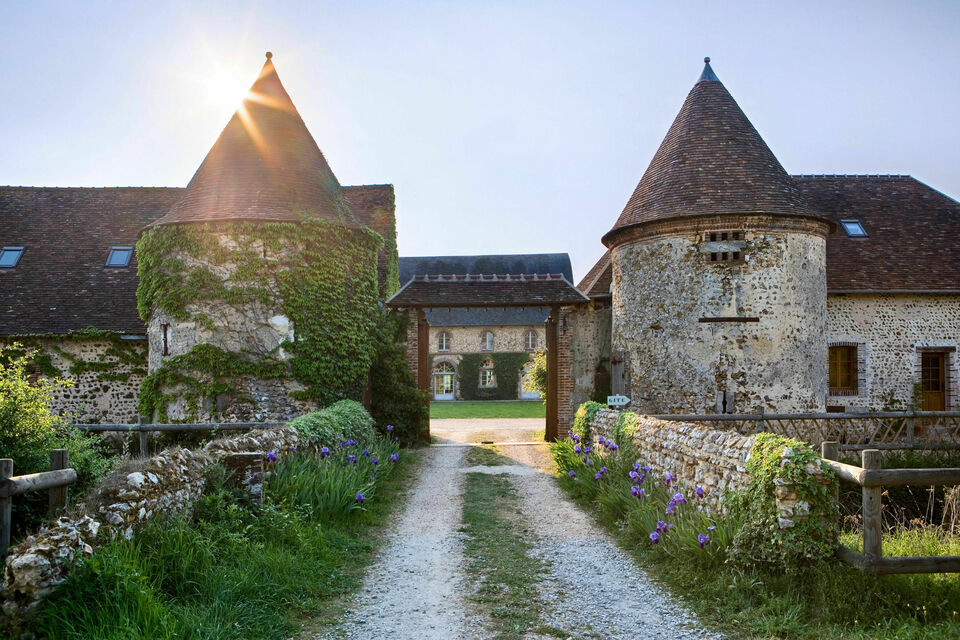 ABC Salles - Laissez-vous séduire par le Domaine des Evis et son magnifique jardin, pour des clichés en extérieurs mémorables.