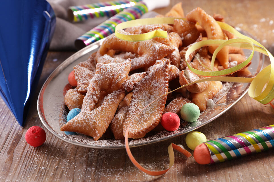 Adobe Stock - Les bugnes sont des beignets originaires de Lyon qui se prête parfaitement à un événement. 