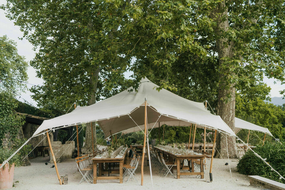 ABC Salles - Le domaine de Blacons, un lieu chic et naturel, idéal pour les amateurs.trices de grimpes, grâce aux ateliers d'escalades.