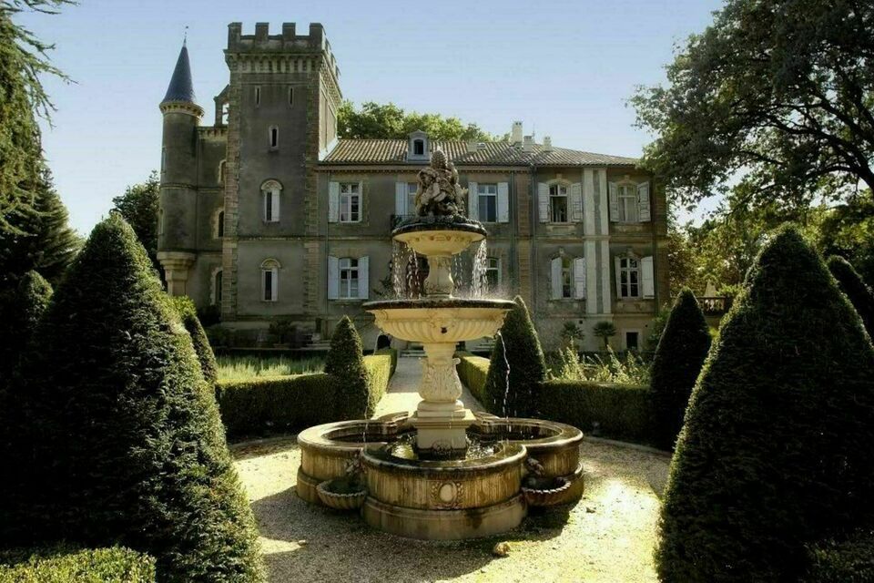 ABC Salles - Plus Fleur Delacour que Hermione Granger ? Le Château Capion, dans l'Hérault, avec ses jardins à la française et sa fontaine, est la promesse d'une fête de mariage ou d'anniversaire comme au sein de l'Académie Beauxbâtons. 