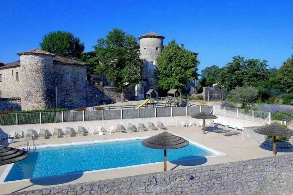 ABC Salles - Le point commun entre l’académie de magie d’Ilvermorny et le château de Chaussy ? Les murs en pierre !<br>