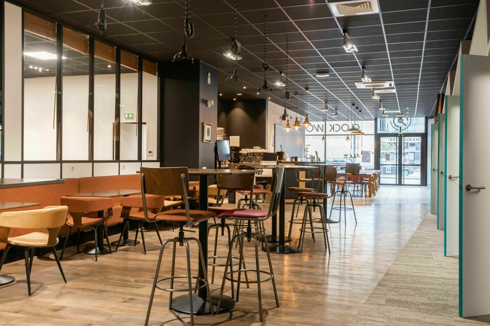 ABC Salles - Le Clockwork, dans le nord de la France, se situe à moins de 10 minutes de marche des gares Lilles Flandres et Lille Europe.<br>