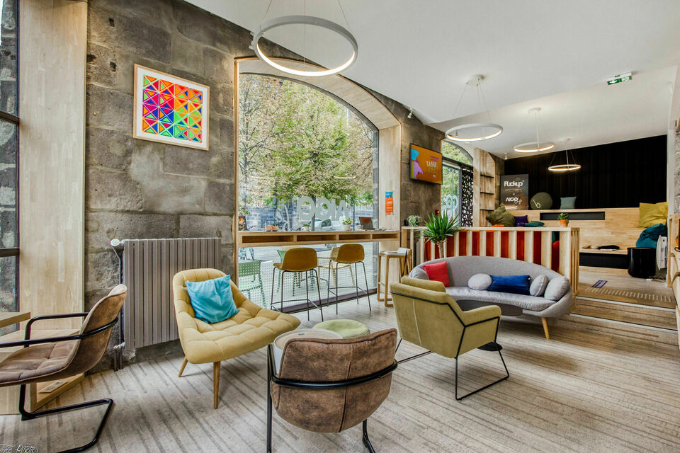 ABC Salles - Le Aigo Café, à Clermont-Ferrand, se prête volontiers aux temps forts corporatifs visant à réunir les digital nomades.<br>
