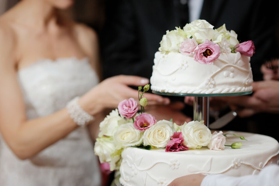 Adobe Stock - Photo d'illustration - Rose, pivoine, magnolia, pensée, capucine... au printemps renaissent les fleurs. Des douceurs aussi agréables à voir et à sentir, qu'à manger : les fleurs comestibles ont autant le vent en poupe dans la gastronomie que dans nos événements.<br>