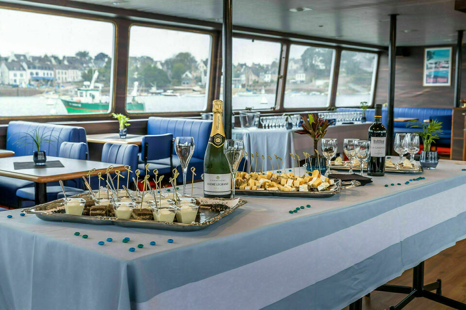 ABC Salles - Profitez d'un délicieux repas à bord d'un bateau des vedettes de l'Odet