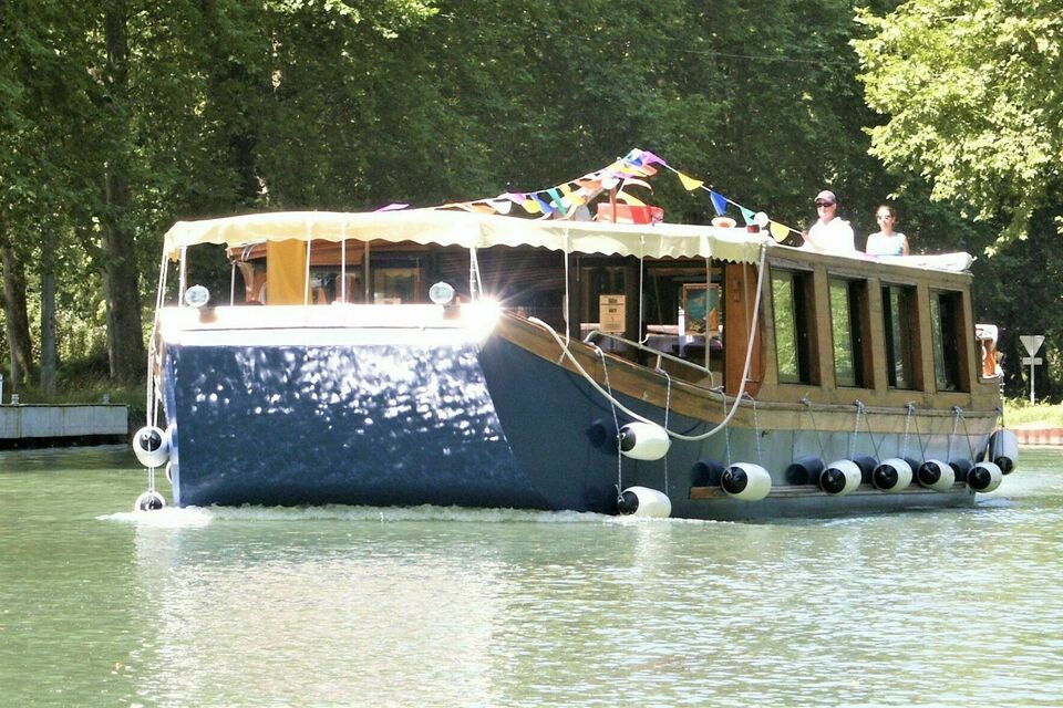 ABC Salles - Les bateaux toulousains vous proposent différents itinéraires pour satisfaire toutes vos envies