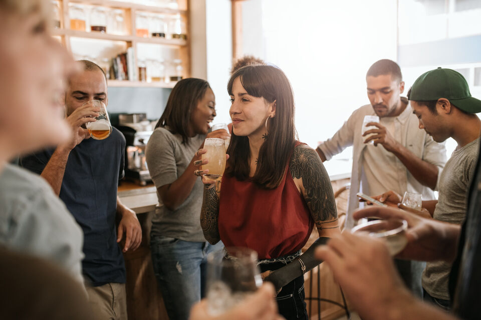 Adobe Stock - Photo d'illustration - Le burn out, ou dépression professionnelle, est un mal dont souffrent de plus en plus de salariés depuis la pandémie liée à la Covid-19. Face à l'urgence, les entreprises pourraient organiser des afterworks, incentives et autres événements corporatifs pour récréer du lien entre leurs collaborateurs et ainsi assurer leur bien-être.<br>