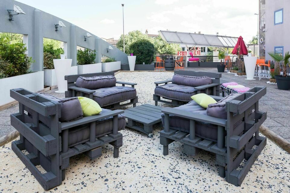 ABC Salles - Hôtel Ibis Centre Meriadeck - Le rooftop de cet hôtel bordelais est le lieu parfait pour se retrouver autour d'un cocktail, entre proches ou collaborateurs, et profiter des beaux jours.