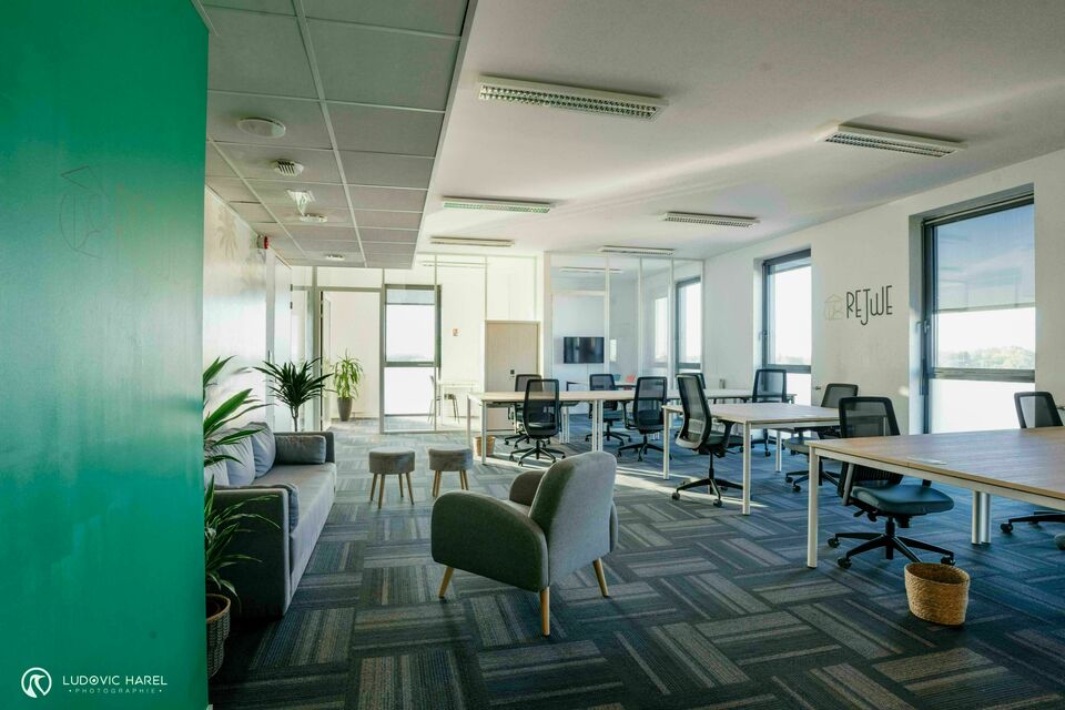 ABC Salles - Le Rejwe, un espace de coworking au sein duquel vous pouvez organiser tous vos temps forts professionnels en toute sérénité.