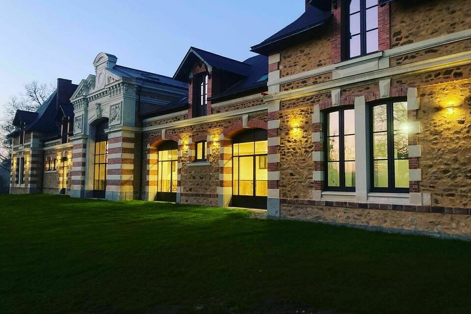 ABC Salles - Le domaine de Mauvinet et ses grands espaces pour accueillir tous vos proches jusqu'au petit matin