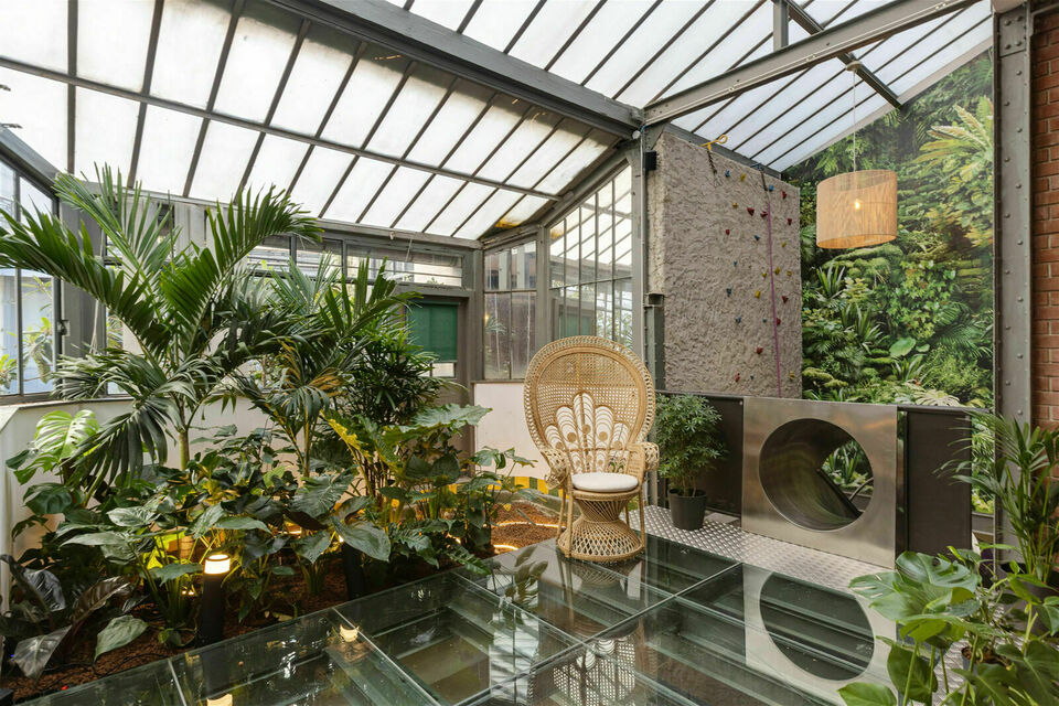 ABC Salles - La grande verrière du Wonderloft est idéale pour un séminaire tout en profitant des rayons du soleil