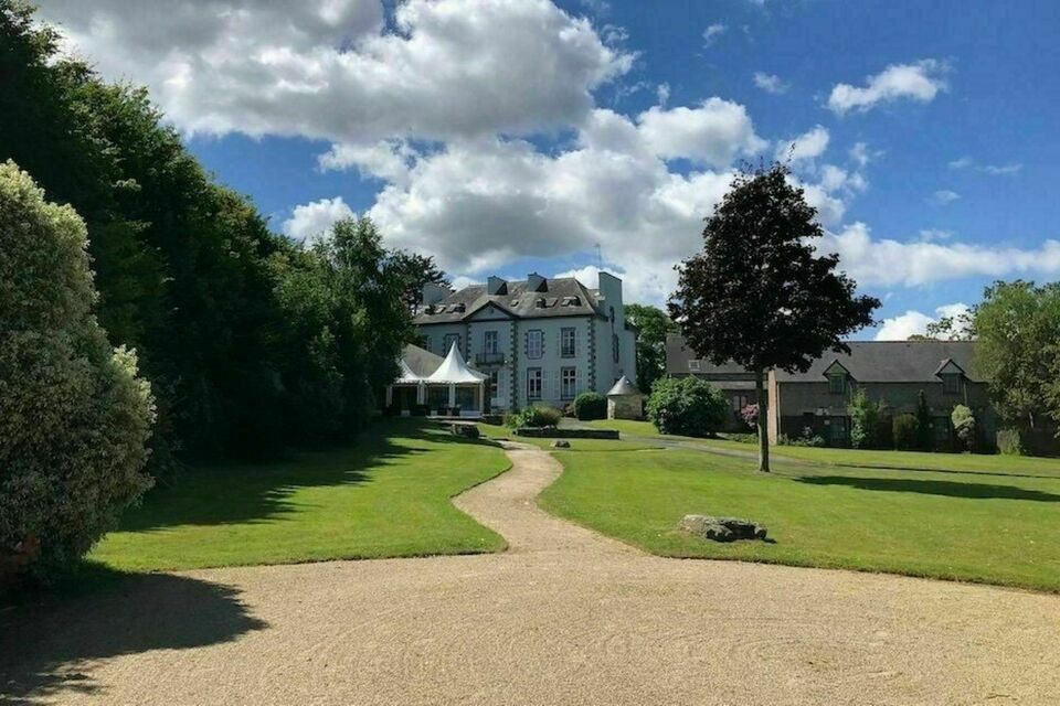 ABC Salles - Le château de Beaussais borde l'océan et permet ainsi un dépaysement total durant le cocktail de votre entreprise 