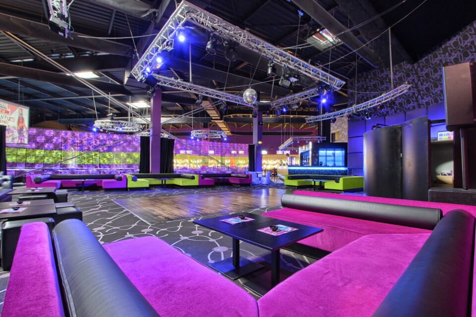 ABC Salles - L'espace réception du Ak Bowling peut vous accueillir, vos invités et vous, le temps de votre réception de mariage.