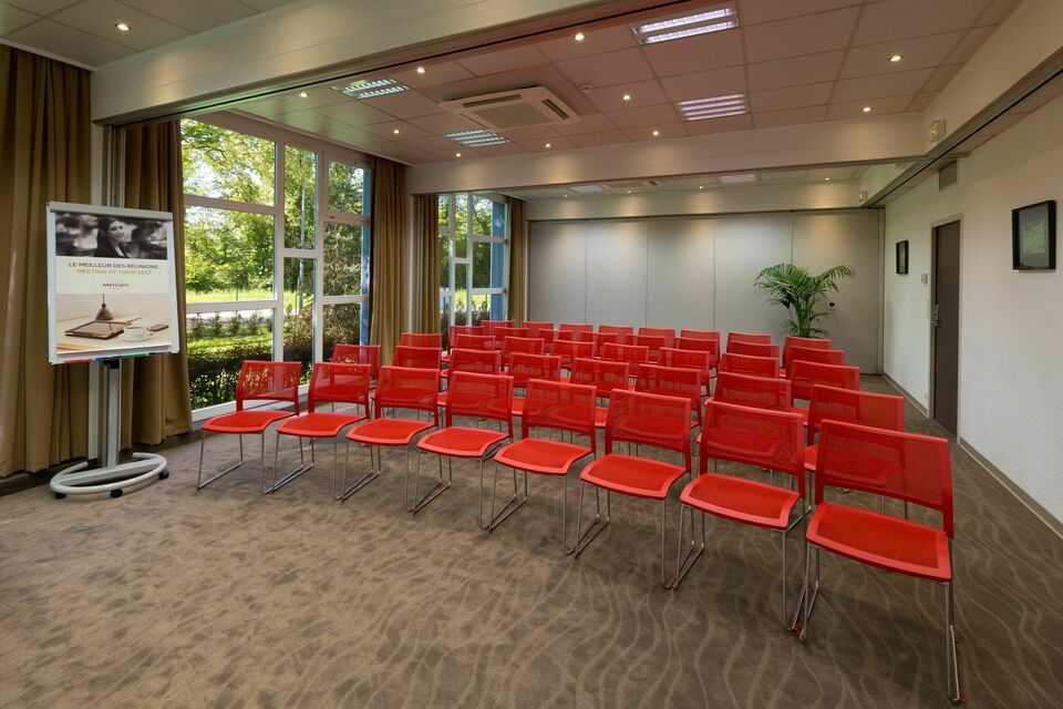 ABC Salles - Situé à moins de 10km de l'aéroport, l’hôtel Mercure Strasbourg Aéroport 4 met ses 7 salons à disposition des entreprises d'un lieu où se réunir.