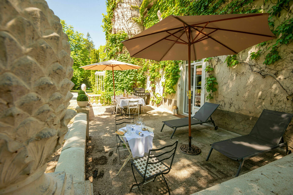 ABC Salles - Labellisé gîte de France 3 épis, le Château de Ayes sera ravi de vous accueillir pour vos séminaires résidentiels. 50 couchages sur place sont disponibles. 