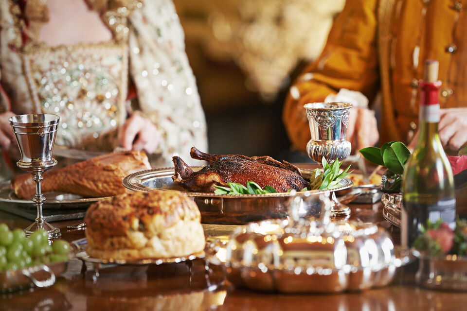 Adobe Stock - photo d'illustration - Les banquets et autres réceptions royales britanniques sont de véritables sources d'inspiration pour les rassemblements familiaux. Des repas toutefois soumis à des règles bien précises qu'il convient de respecter.