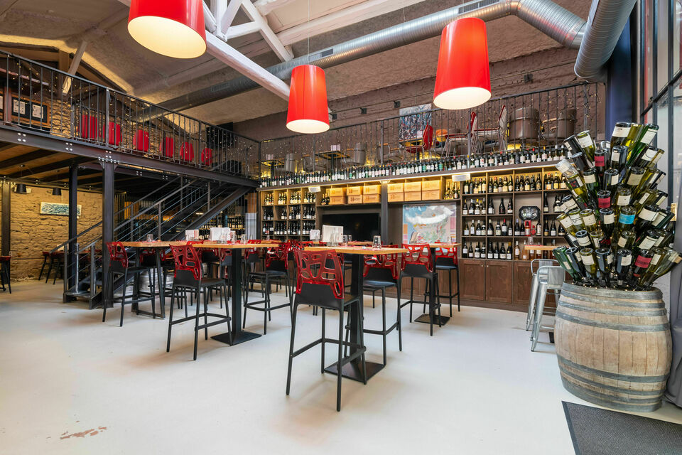 ABC Salles - C'est à Lyon, à proximité du quartier de la Part-Dieu, que se trouve le Harner, établissement à l'apparence industrielle.