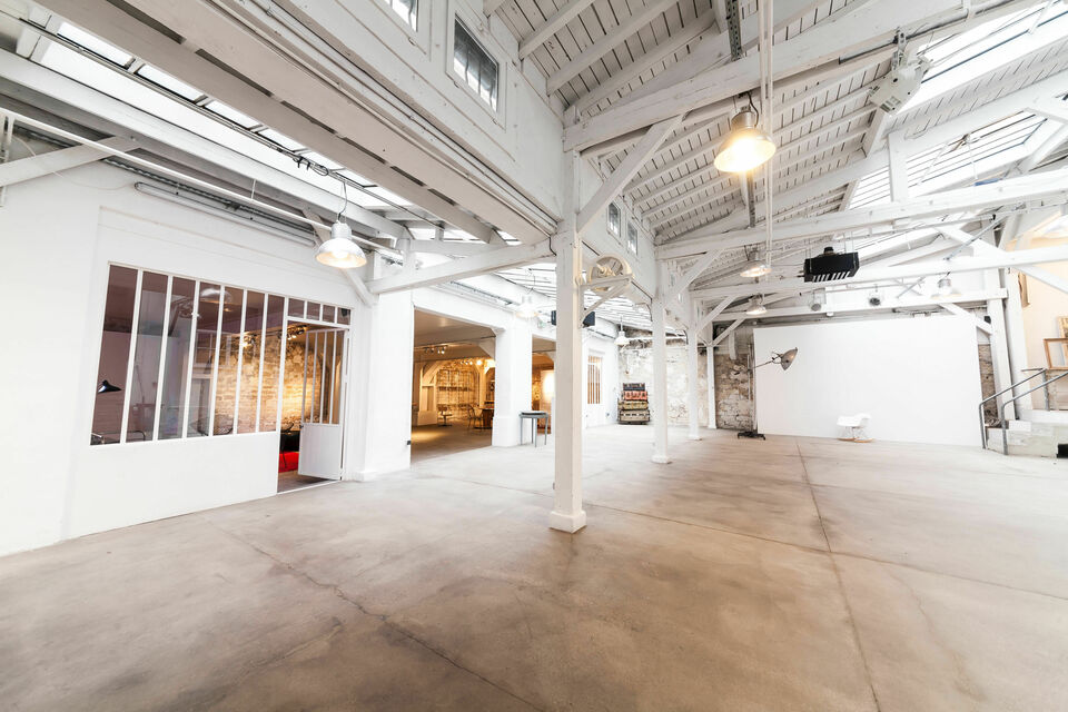 ABC Salles - L'agence Quartier Général met à disposition son espace et peut recevoir des showroom et vide-dressings. 