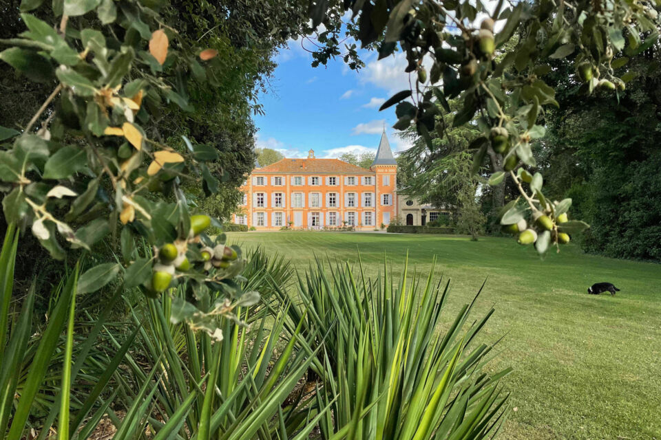 ABC Salles - le Château de Roquelune, avec son orangerie et son chapiteau, est l’endroit idéal pour organiser votre union