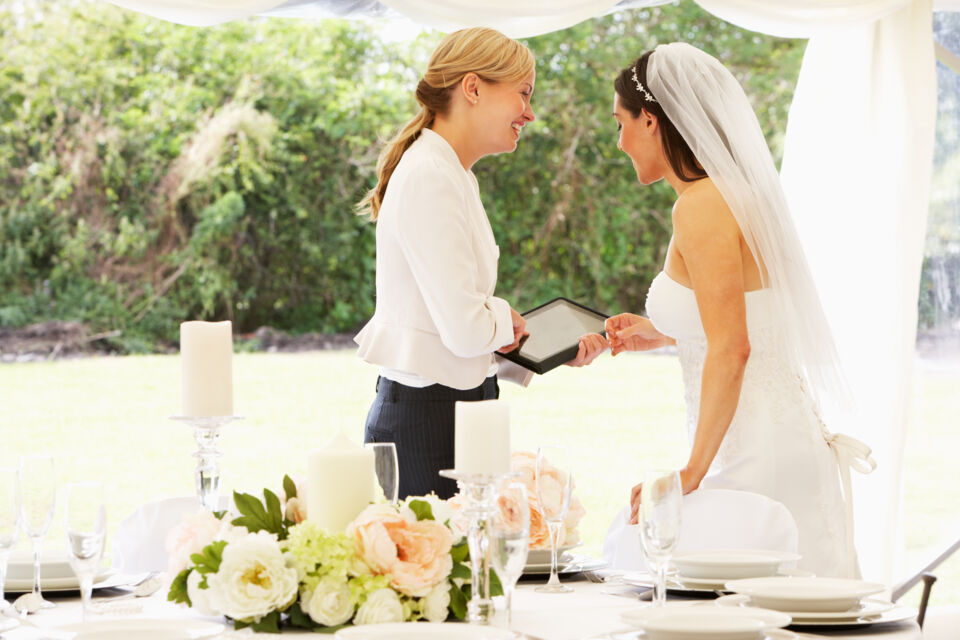 Adobe Stock - Photo d'illustration - Qu'ils soient photographes, DJ ou wedding planner, nos prestataires méritent d'être remerciés comme il se doit pour leur travail et leur gentillesse sans limite.