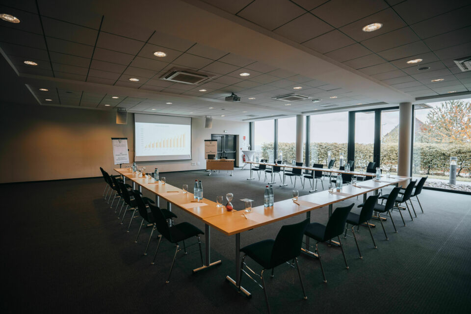 ABC Salles - L’Hôtel Val-Vignes vous offre un cadre unique pour vos manifestations professionnelles, notamment grâce à ses 560 m² de salons modulables.