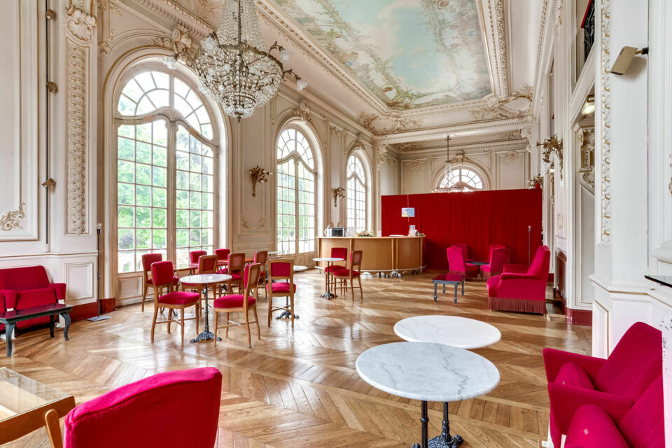 ABC Salles - Le théâtre Gabrielle Dorziat vous offre un cadre prestigieux pour la mise en place de vos rassemblements corporatifs.