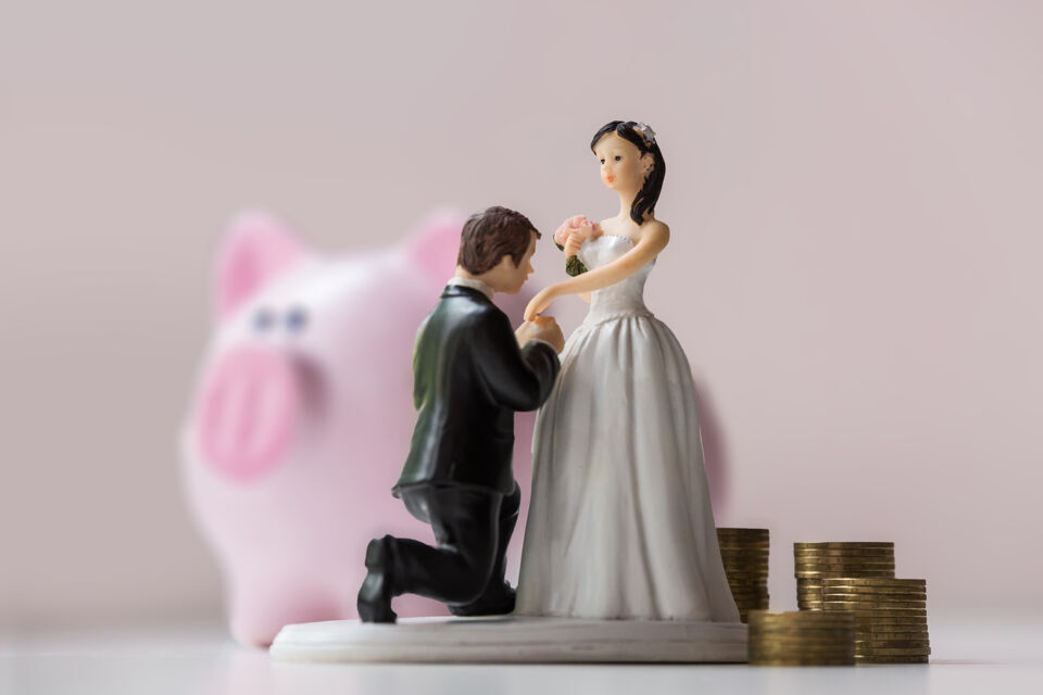 Adobe Stock - Photo d'illustration - La hausse des prix a obligé les futurs mariés à réfléchir à de nouvelles manières de financer le plus beau jour de leur vie. C'est ainsi, pour payer leurs noces, que certains couples font le choix d'organiser un mariage participatif et lancent des campagnes de crowdfunding.