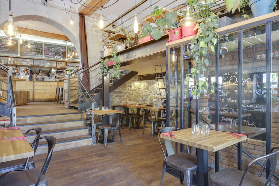 ABC Salles - L'Origo, un lieu de réception dont le décor moderne et chaleureux conviendra parfaitement à vos rassemblements entre amis.  