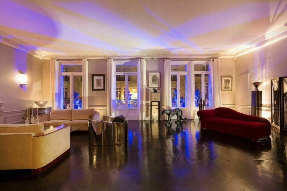ABC Salles - Droits Réservés - Le Loft Triangle d'or, un établissement d’exception de 220 m² à la décoration moderne et chic qui reçoit, dimanche 4 décembre 2022 de 11h à 15h, le Brunch Talons Show, un rassemblement incontournable des férues de mode et des accros aux talons.