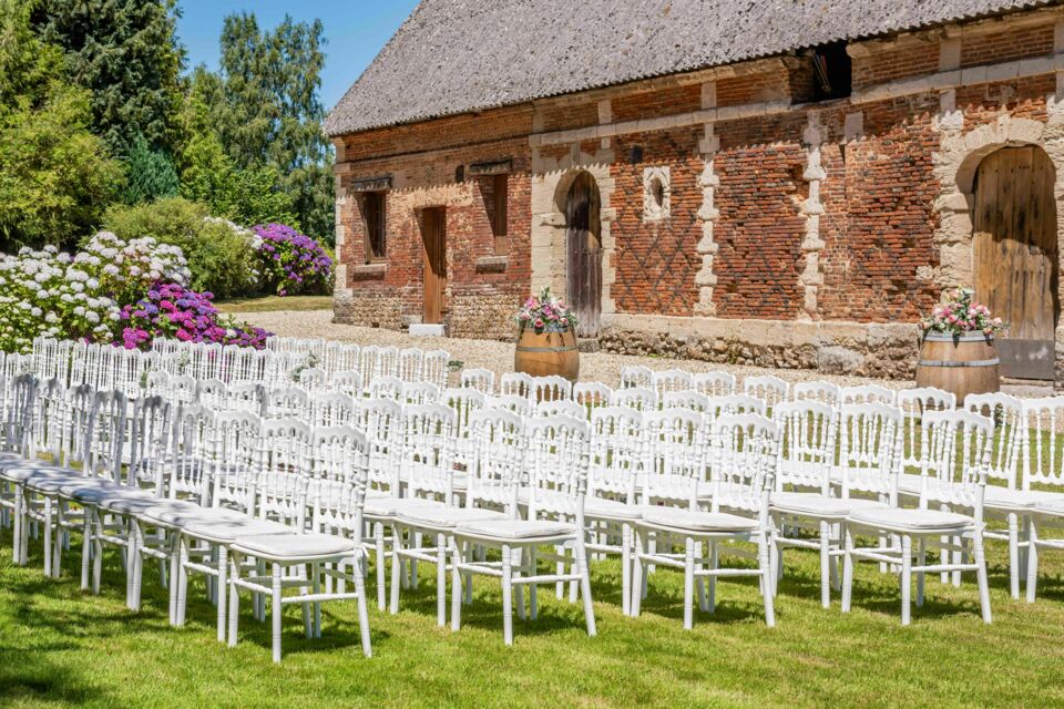 ABC Salles - Une cérémonie de mariage dans un lieu champêtre, c'est ce que vous offre le Domaine de Foucart. L'authenticité de cette sublime demeure et le charme de ses jardins seront parfaits pour votre union. 