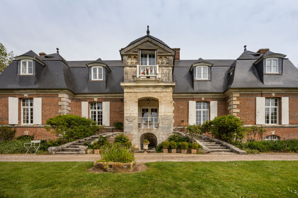ABC Salles - Offrez-vous des noces dans un lieu baigné d'histoire. Le charmant Manoir d'Hermos vous accueil pour votre cérémonie nuptiale dans cette demeure du 16ème siècle étant jadis le pavillon de chasse d'Henri IV. 