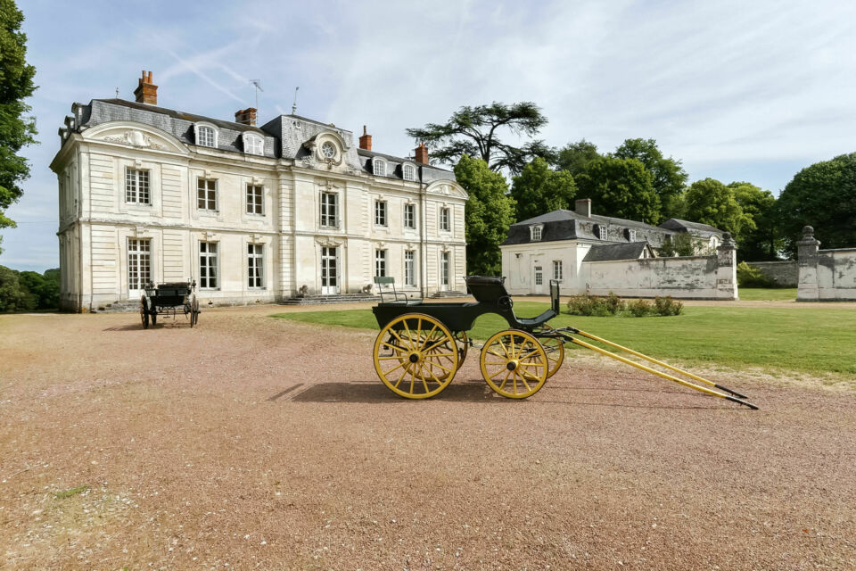 ABC Salles - Le Château de Saint-Senoch est classé monument historique. Cette belle demeura possède de nombreuses terrasses, idéales pour vos cocktails mondains. 