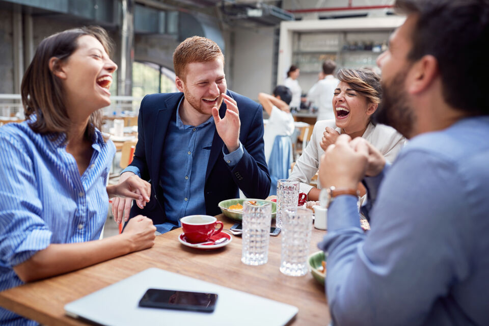 Adobe Stock - Photo d'illustration - De la micro-pause à la balade revigorante, ces quelques astuces peuvent vous aider à instaurer des instants de répits stimulants et revigorants avec vos collègues lors de vos rassemblements professionnels.